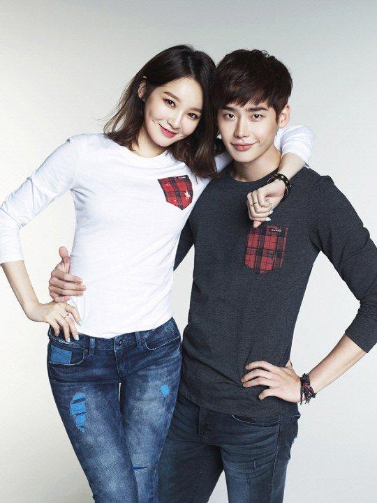 allkpop's tweet photo. Lee Jong Suk and Kang Min Kyung sport matching couple looks for 'G by GUESS' http://t.co/wAZJ4AbCrb http://t.co/wsiWJaJLp0