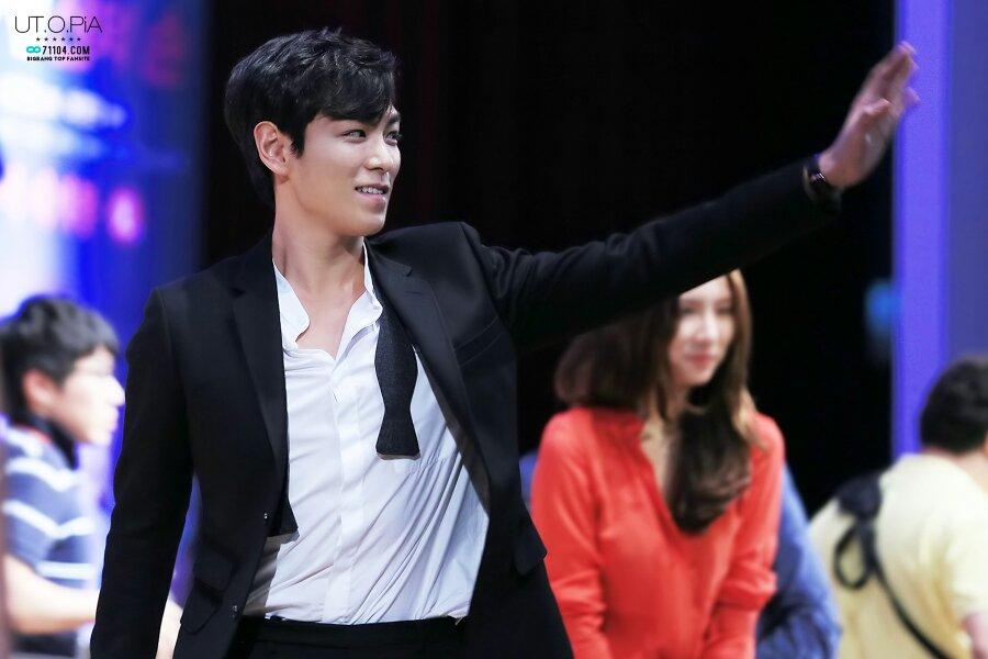 BuVrinKCAAATb1Z.jpg:large