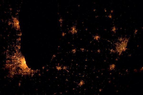 Gorgeous view of #Chicago and #Detroit around 3am on Wednesday morning.
