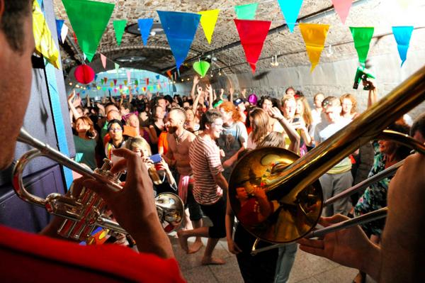 liamryan's tweet photo. Well that was a whopper fun 6.30am rave with @roonbeam & @GloryvilleDB's Episode No2 #morebrass http://t.co/PUIyaCzMYt