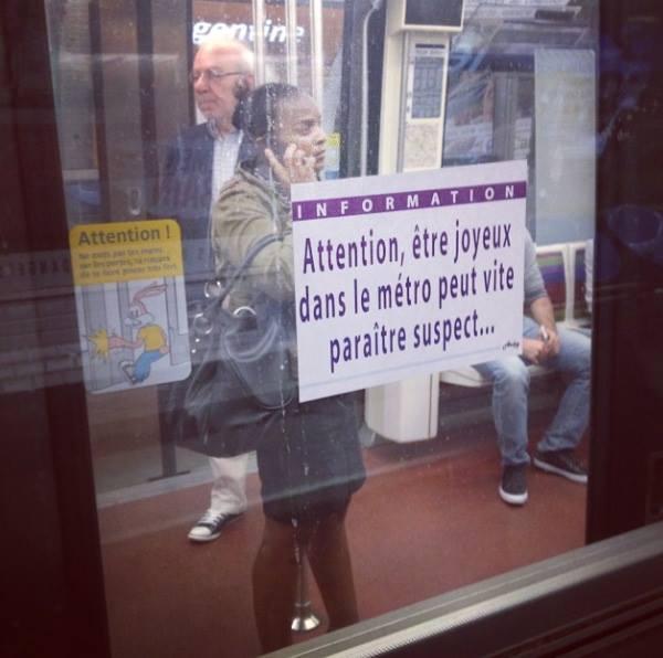 Sabri_Naah's tweet photo. Hacking dans le métro (suite)
Arnaud Puig détourne les messages d'information de la RATP
#Paris #ARDPG http://t.co/o43oj6lzpC