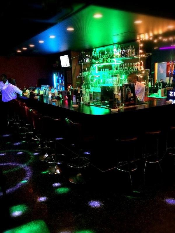Twitter पर Bar Lotus Eagle ロータスバーイーグルです 本八幡駅前の3階で営業しています 00 6 00までの営業で 1ドリンク500円から提供をしています ぜひ 一度足を踏み入れて下さい Http T Co 8uzyprrqm5