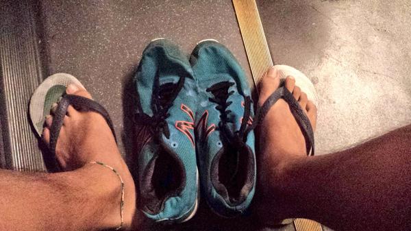 nguannipishi's tweet image. Changing shoes on the bus 
#fastgame #savetime