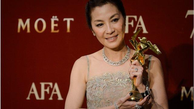 Happy 52nd bday Michelle Yeoh!! \m/ | Inget dong sama aktris yang satu ini intelektual muda? 