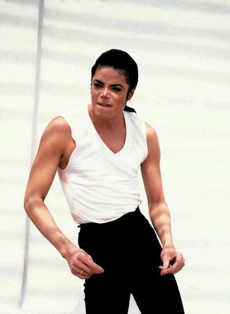 MjJackson's tweet photo. IN THE CLOSET http://t.co/3W24CdTrJV