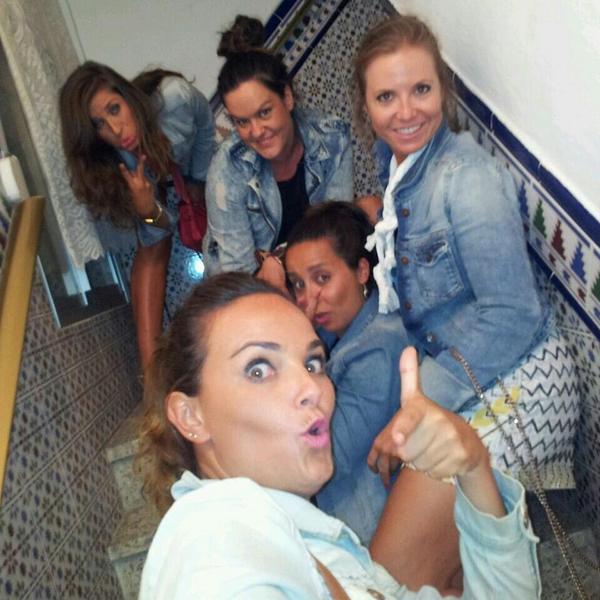 pipiMarin's tweet photo. Momento taxi @lolamacape @carolameleroh http://t.co/PJ3DWNRk38