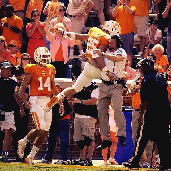 kelseyhiggins98's tweet image. 25 days till kick off 🏈🏈 #vfl @JoshSmith_25
