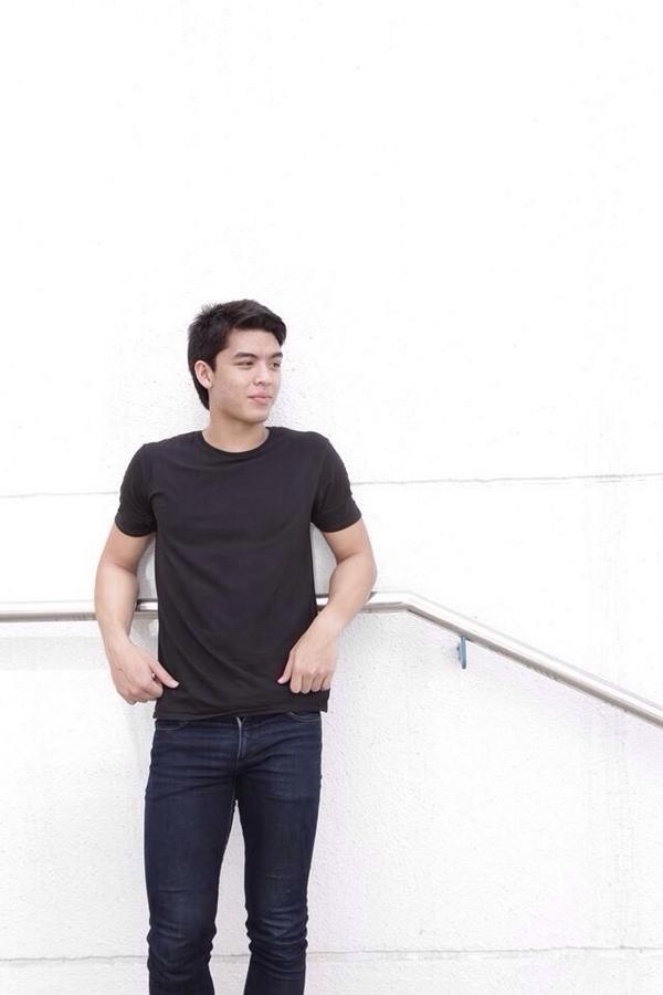 Josswayar's tweet photo. #เอะอะถ่ายรูป @dearsvnjjt  @SurachatC1 http://t.co/1r4X6K9dUq