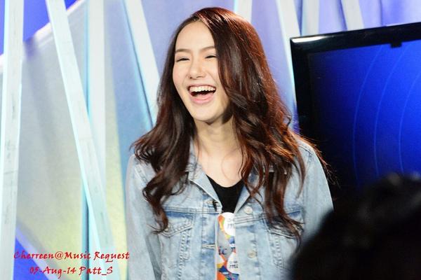 Manowpun9394's tweet photo. We love your smile 😊😊😘😘 #musicrequest http://t.co/kOdYw6iHCR