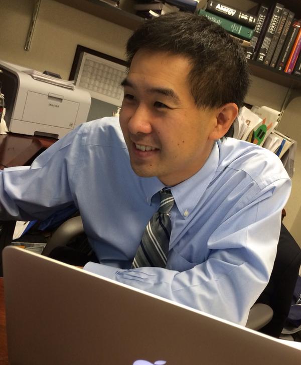 Have questions about kids w/ allergies going #BackToSchool? Ask @MayoClinic allergist @TPongdee using #AllergySchool.