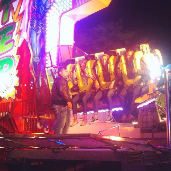 Daar gingen we dan.. 60 meter de lucht in met 4G krachten. Gezellig samen met <a href="/willjonl/">Jos Willems</a> #kermis #booster #middelburg