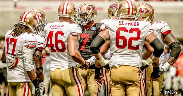 49ers's tweet photo. Why are QB @Kaepernick7 and #49ers offense simplifying the playbook?

READ #NinersDaily: http://t.co/ahFSOQM0Ef http://t.co/jknOkJIXdJ
