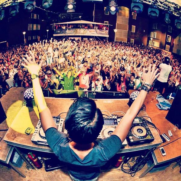 JurjenRozeboom's tweet image. @Gardenofdance was crazy last night! Can't wait to do it all over again @Class_X_ #Sneekweek2014 #Photosbyjur