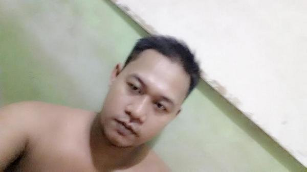 Yadi84Ari's tweet photo. Bedan trsa capek banget krna kuliah nya full day walapun bgtu ku kan tetap semangat meraih mimpi yang tertunda... http://t.co/z8mg9WxbJL