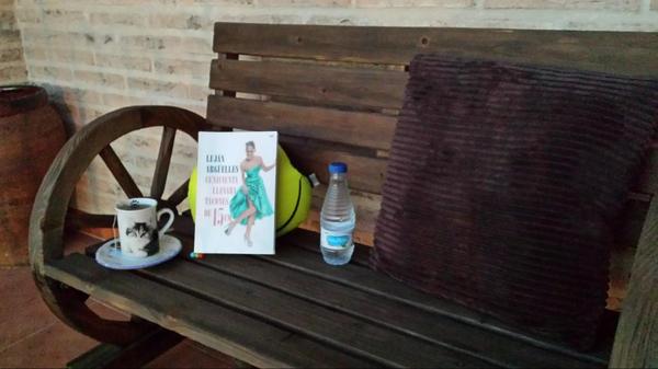 Juanivalmo's tweet photo. Mejor plan imposible infusion+leer+ tomar el fresco en el porche de mi casa http://t.co/mispJ1of30