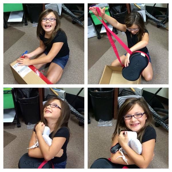 JackieBPearson's tweet image. A happy little girl w/ her new @Nfinity shoes. I met her at @Express_Dallas hard work in school paid off @jennzoltan