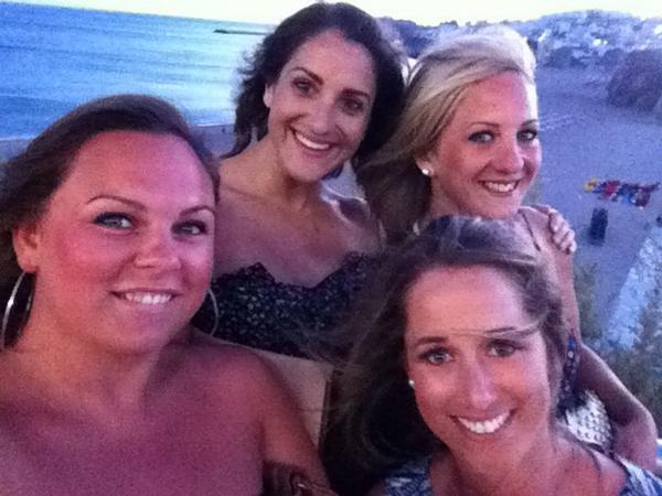 These girls rock my world <a href="/Lucy_loves_/">Lucy Jaquin</a>  @Shedders89 <a href="/thehayleysomers/">Hayley Somers</a> #alsofriendsinportugal #bestholiday