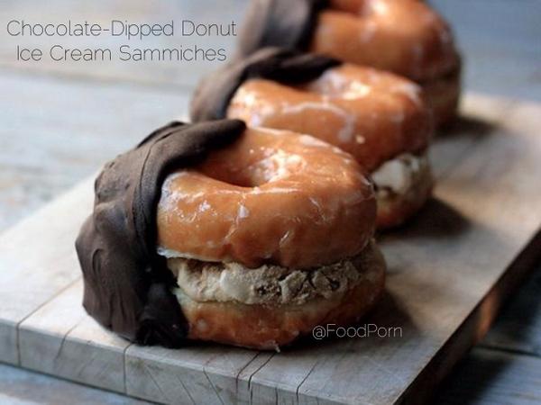 FoodPorn's tweet image. I. Can’t. Even. #FoodPorn Chocolate-Dipped Donut Ice Cream Sammiches 

via How To Do Stuff