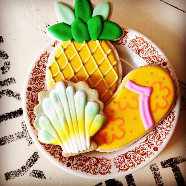 Just another day at the beach! #celestialkitchens #cookies 👙😜