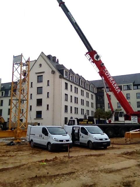 ar_braz's tweet photo. @Cegelec29 @VINCIEnergies début des travaux à l'#EHPAD #STV de #Plougastel http://t.co/W9JAb7IH6g