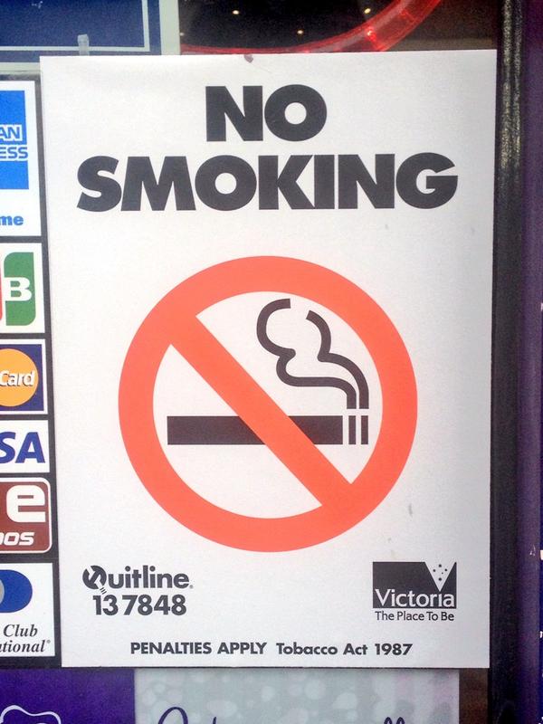 SanahUppal's tweet photo. No smoking sign found at a commercial outdoor dining area. #SPHPM #publichealth #BMS2014 @BasiaDiug @ElishaHorat http://t.co/8uZDBP8JLt