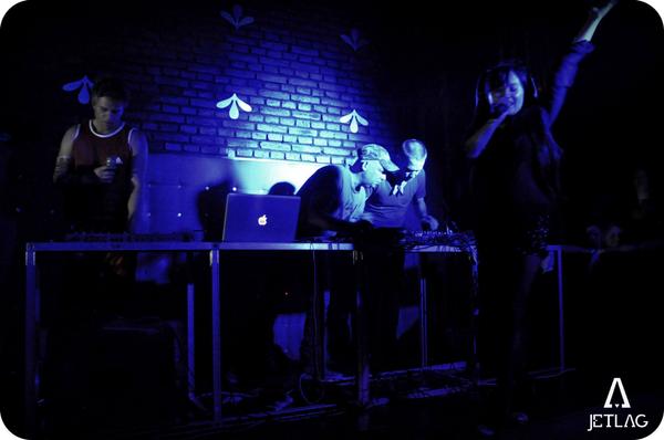 MOX_Music's tweet photo. Fotos del inolvidable show en @JetlagCba! https://t.co/B5tPhOAqqd http://t.co/gZOqQ3IZaO