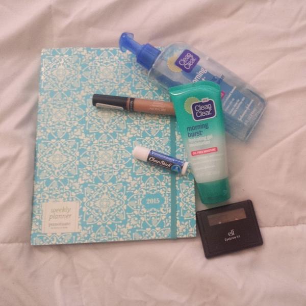 KaylaBeta's tweet image. Planner, face wash, moisturizer, Concealer, chap stick and elf eyebrow kit. #btswithheart
