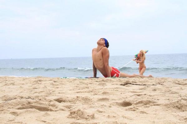 AustinSilverHL's tweet image. Yoga on the beach. 👌
