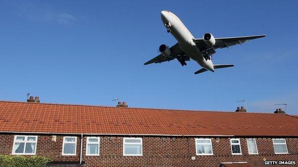 ShereBuilders's tweet image. #shere_builders #realestate
Should You Buy a Home Near an Airport?  bit.ly/1pPhg7A