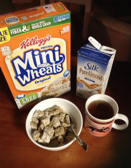 A Fantastic #breakfast for Thursday ❤ Frosted Mini Wheats + Almond Milk + Hot Tea = 👍 👍 👍 #entrepreneur #food #yummy
