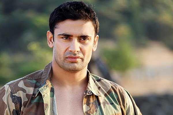 etimes's tweet photo. Next question for @Sangram_Sanjeet is from @deogire #SangramTOIChat http://t.co/pPvTGHJRhy