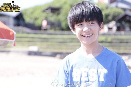 TFBOYS_THFANS's tweet photo. [!] TFBoys!!  ง๊าาาาาาาาาา อยากดู >< หยวนใจเย็นนะลูก Cr.爱奇艺娱乐 (2) http://t.co/JVtY9GInHn