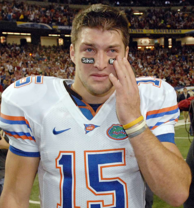 Happy Birthday Tim Tebow! The Swamp legend won 2x National Champs with the Gators but struggled in the  