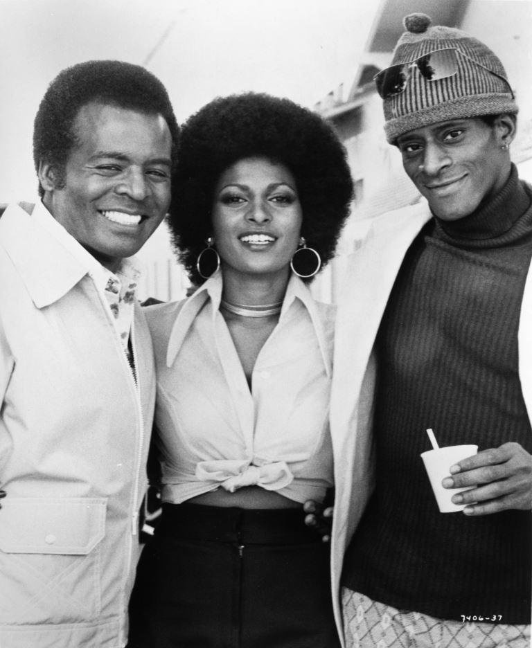 Happy birthday to Antonio Fargas who turns 68 today! Here he is on the Foxy Brown set with Terry Carter & Pam Grier. 