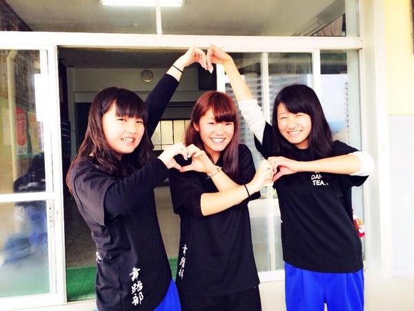ishio_dance's tweet photo. もねきらに挟まれる女���が
最近増えてます、、、 http://t.co/JQp8MHL9Nw