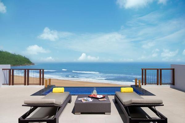 <a href="/angsanalangco/">Angsana Lang Co</a> is a modern retreat amid #Vietnam's rich #history! Retweet if you love #Vietnam  #Holidays #Vacations