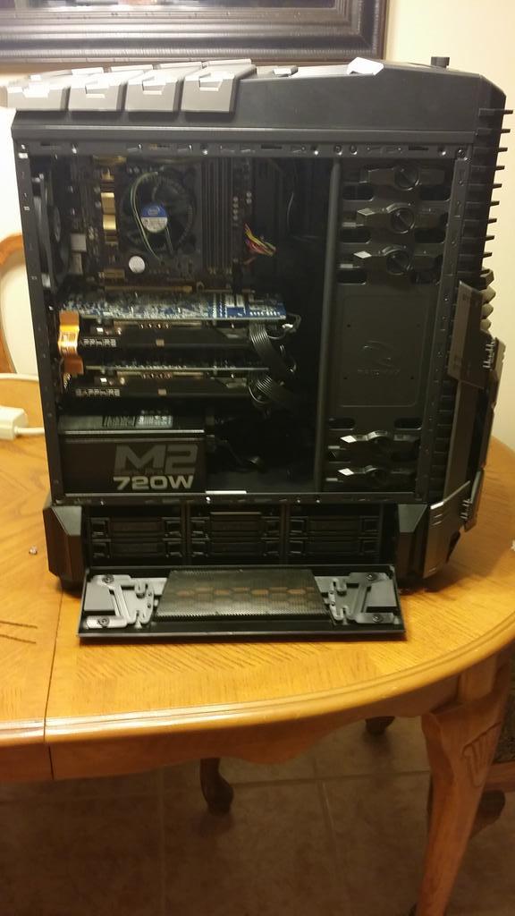 completesynergy's tweet image. This just happened, I was bored ... #kickassbuild #mod #overclock #radeon