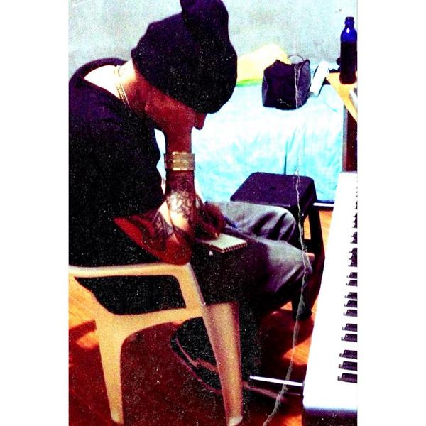 _OverSound's tweet photo. Martes de grabación con Cheka, ademas fue mucho lo que se aprendió de esta gran persona y leyenda del genero urbano. http://t.co/LVuu7Mm1I5