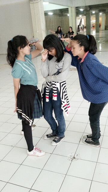 Miss this moment, when we are practice together. Break all of the hard choreography. Miss u all gelss