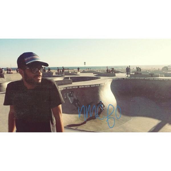 Nachomfnsofcial's tweet photo. Esperamos que estéis pasando muy buenas vacaciones. Os dejamos una foto de Nacho en sus vacaciones ☀️😊 http://t.co/HLgJ9r5ruq