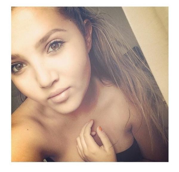 Mia McKenna Bruce desktop Wallpapers