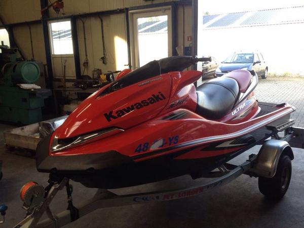 Ook in de Sneekweek staan wij voor u klaar. Nu reparatie uitvoeren en dan maar even proef varen voor in de vijver