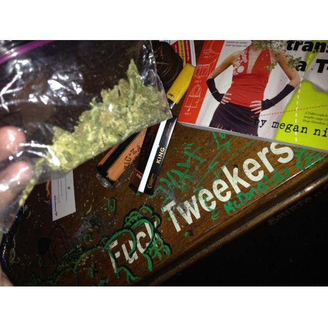 FUCK TWEEKERS http://t.co/6nYor5szzR