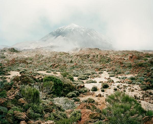 joskesimmelink's tweet photo. Beautiful #photos! In the Orbit of El Teide Meike Nixdorf explores the notion of perspective. http://t.co/ievNR24CCI http://t.co/8PqywggbOf