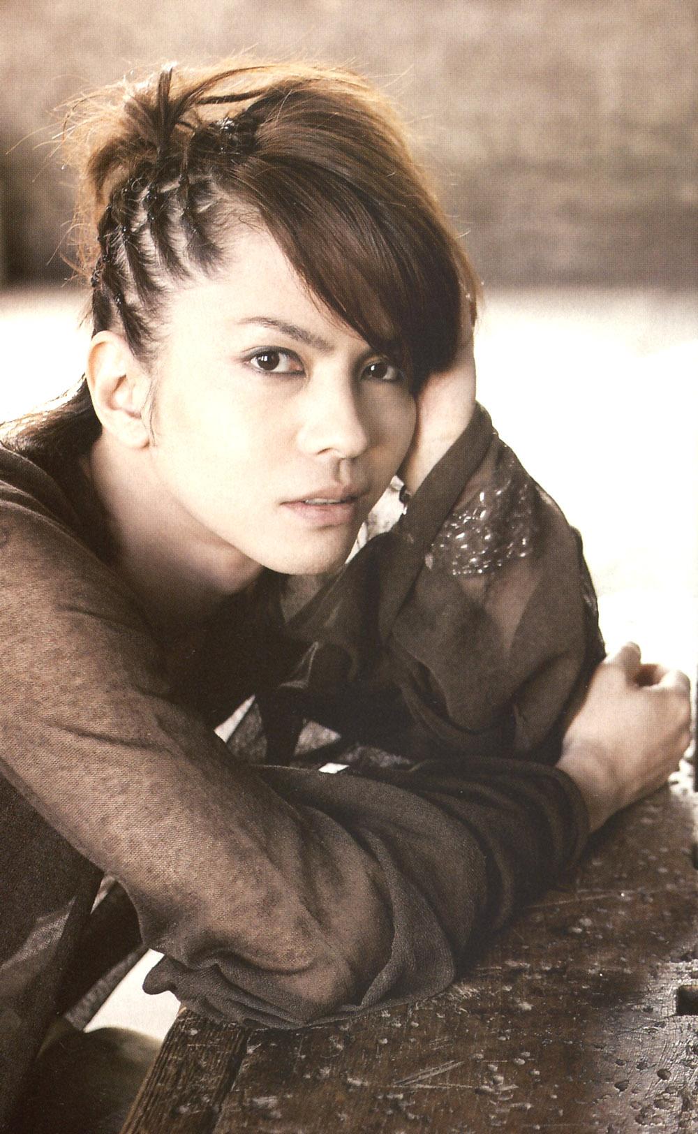 Hyde 超絶イケメン画像 ラルク 日本で1番かっこいいボーカル Hydeのイケメンすぎる画像を集めました どの角度から見てもかっこよすぎる L Arc En Cielもvampsもサイコー T Co Nmhip7fzja Twitter