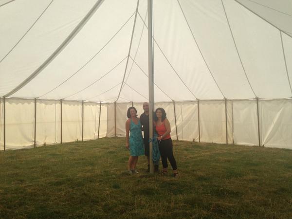 askEstherMarie's tweet photo. Getting ready for the #canwellshow @CanwellShow @askEstherMarie @zumbachris15274 @EmmaJSteven http://t.co/FeVWBhXeOz