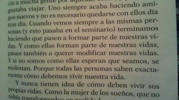 PepiB93's tweet photo. Porque todas las personas saben exactamente cómo debemos vivir nuestra vida... #ElAlquimista http://t.co/JU1OyCTtpJ