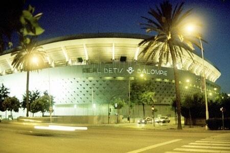 QueDiseMiarma's tweet photo. ¿Que estadio es mas bonito ?
RT  Benito villamarin       FAV Sanchez Pizjuan http://t.co/BeLA60jvnf
