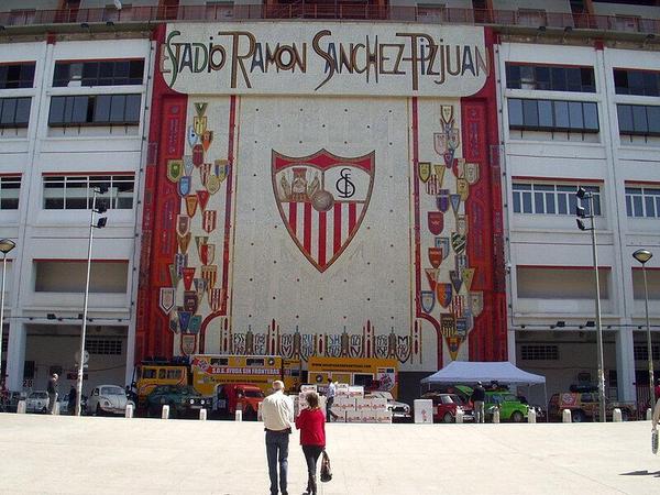 QueDiseMiarma's tweet photo. ¿Que estadio es mas bonito ?
RT  Benito villamarin       FAV Sanchez Pizjuan http://t.co/BeLA60jvnf