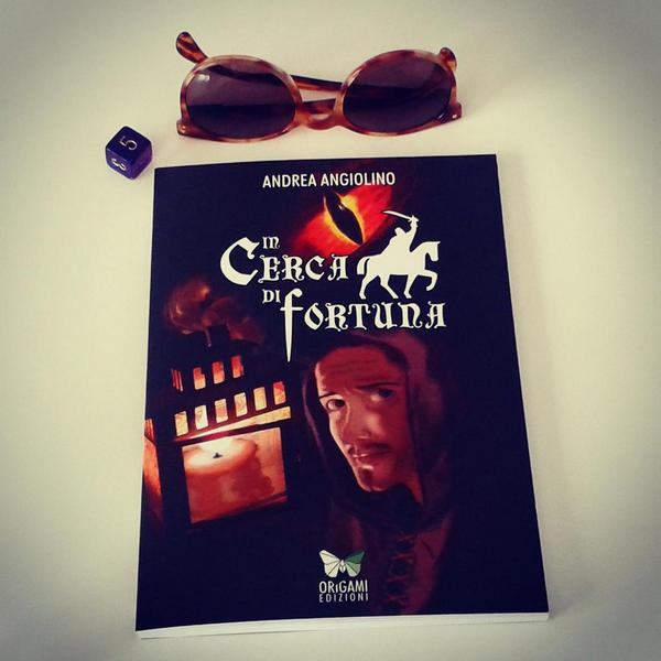 Origamisrls's tweet image. L'estate è... leggere e giocare insieme! #librogame #librogioco #origamiedizioni